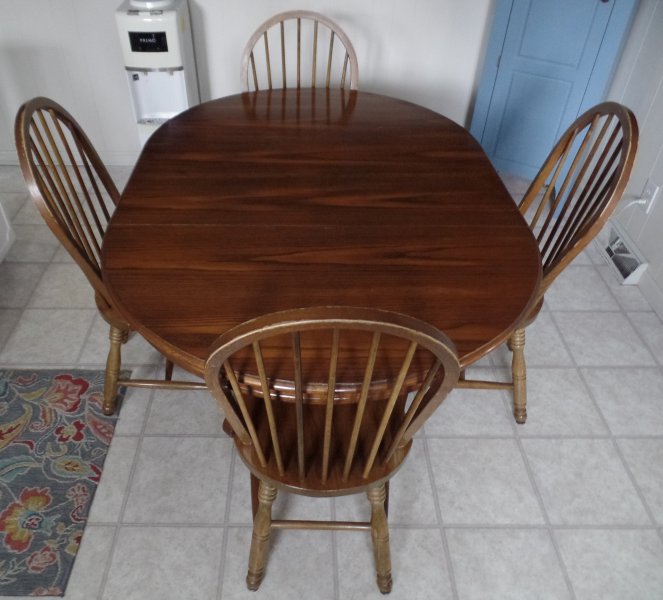 Oak Dining Table w Leaf & 4 Captian Chairs.jpg