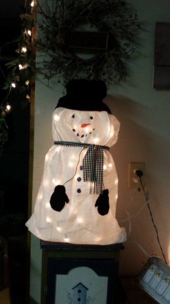 snowman lighted up.jpg
